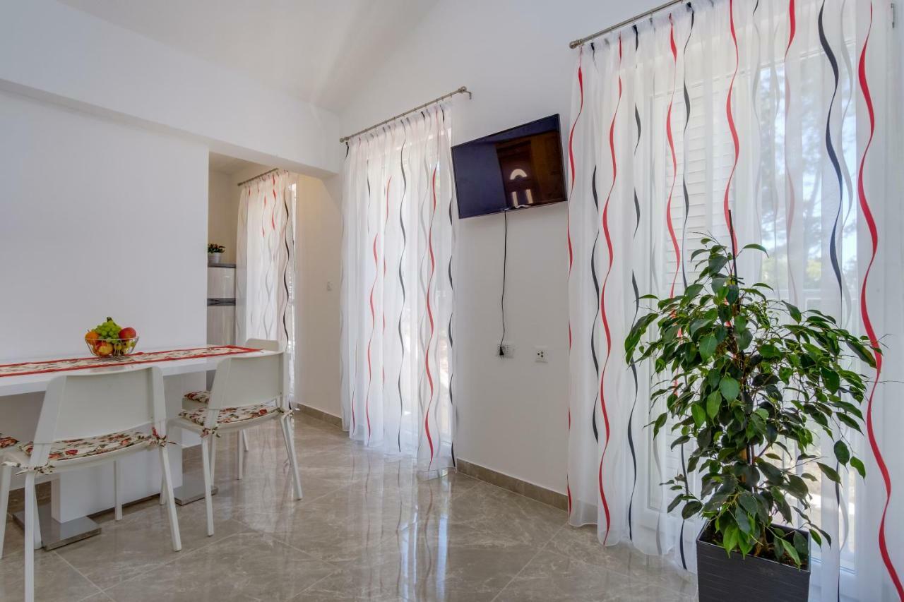 Apartmani Beatrice Mali Lošinj Exterior foto