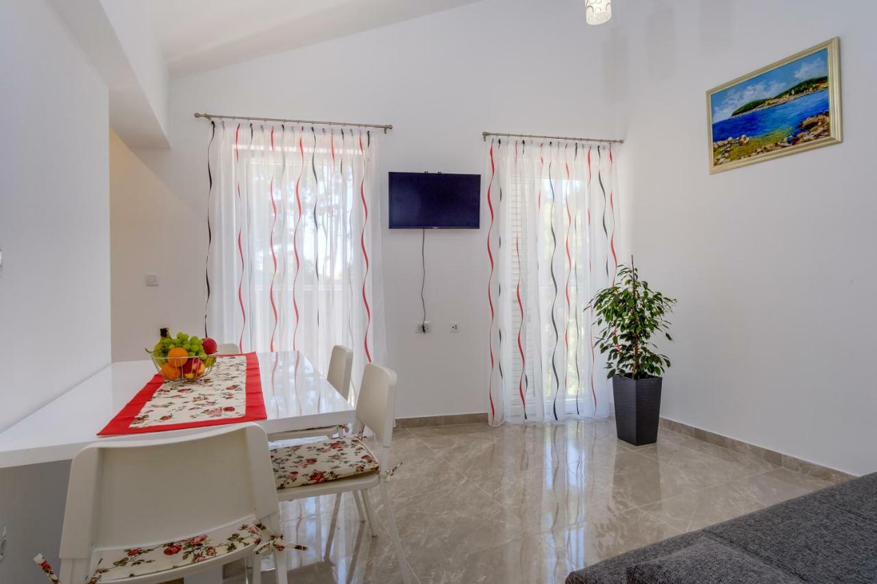 Apartmani Beatrice Mali Lošinj Exterior foto